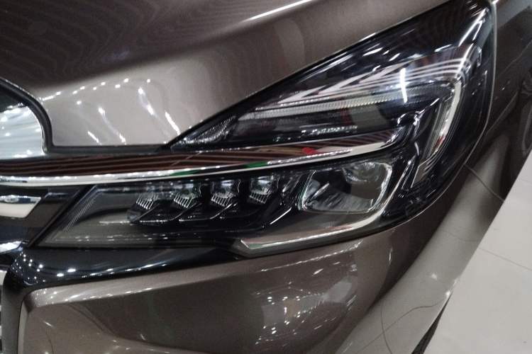 Used Buick GL8 2023 Land Executive Class Smart Enjoyment Model
