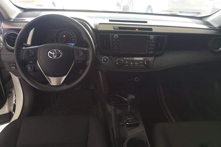 Used Toyota RAV4 2018 2.0L CVT Two-Wheel Drive Fashion X Edition
