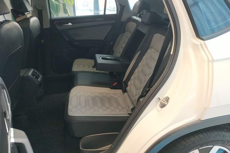 Used Volkswagen Tayron 2023 300TSI Two-Wheel-Drive Luxury Plus Advanced Edition