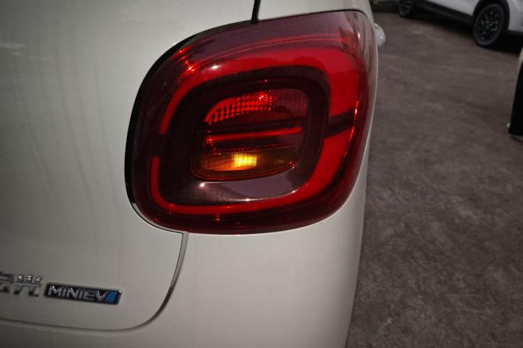 Used Wuling Hongguang MINIEV 2025 Four-Door Version Advanced Edition
