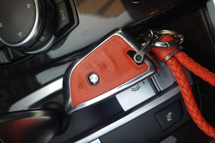 Used BMW 5 Series 2014 525Li Luxury Design Package
