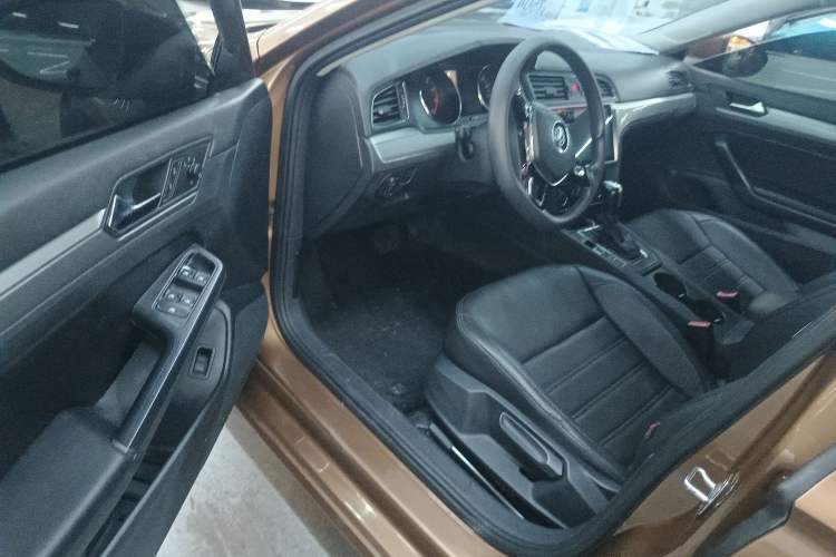 Used Volkswagen Lamando 2017 230TSI DSG Fashion Edition