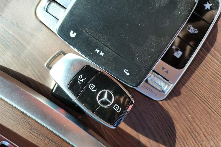 Used Mercedes-Benz Vito 2021 2.0T Elite Version 7 Seats
