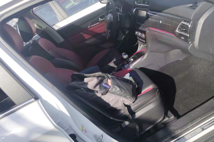 Used Haval H2 2018 Blue Label 1.5T Dual-Clutch Two-Wheel-Drive Prestige Model
