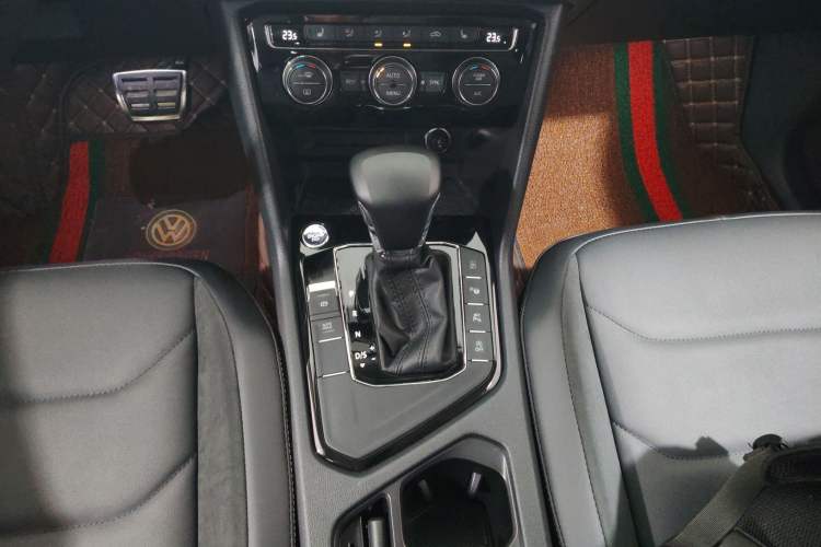 Used Volkswagen Tiguan L 2021 330TSI Automatic Two-Wheel Drive R-Line Enhanced Edition
