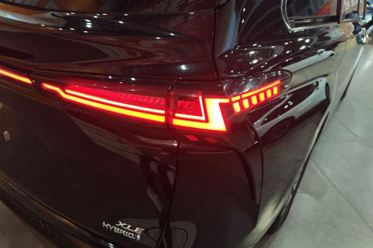 Used Toyota Sienna 2021 2.5L Hybrid Luxury Edition
