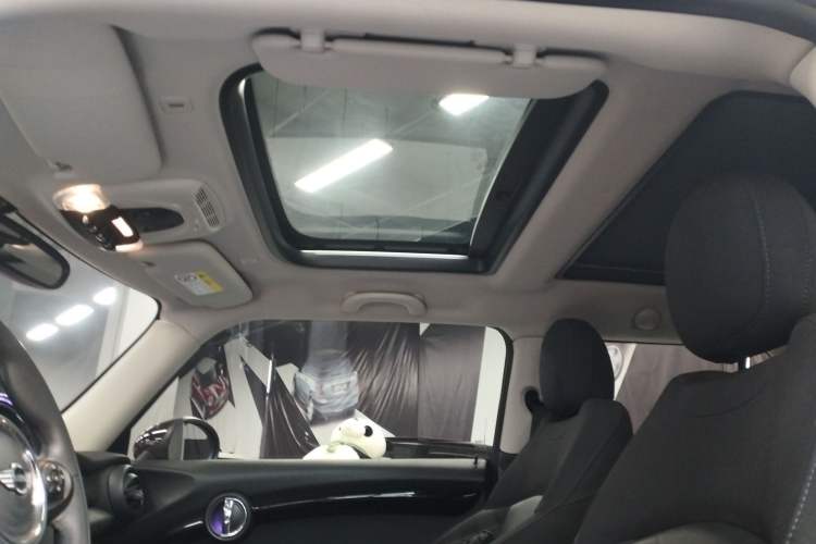 Used  MINI 2018 1.5T COOPER Classic Edition
