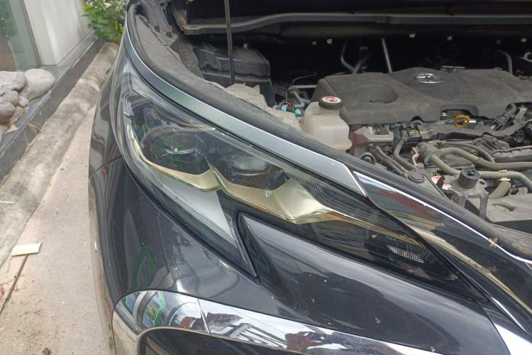 Used Toyota Granvia 2023 2.5L Hybrid Flagship VIP Edition
