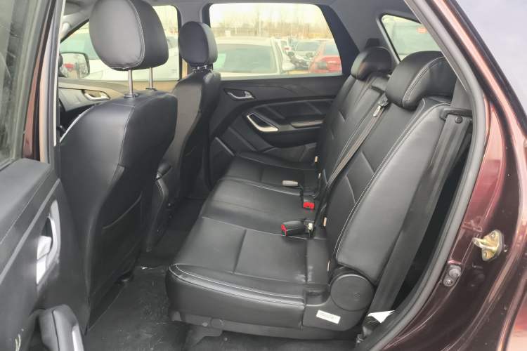 Used JMC Yusheng S350 2016 2.0T Automatic 4x4 Gasoline Luxury Version with Sunroof 7 Seats
