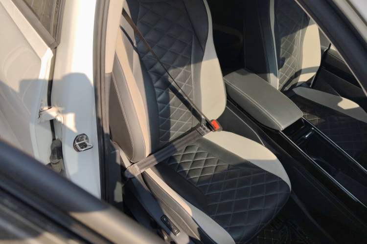 Used Volkswagen ID.6 CROZZ 2022 Long-Range PURE+ Edition