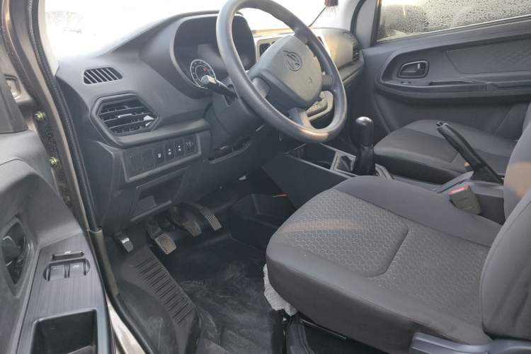 Used Chana Ruixing M60 2023 1.5L GDI Comfort-Class Passenger Vehicle 6/7 Seats
