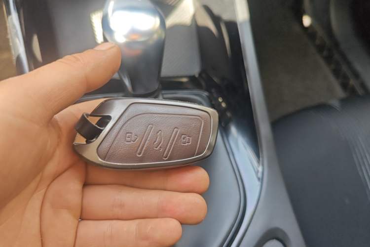 Used Roewe i5 2021 1.5L CVT Platinum Edition
