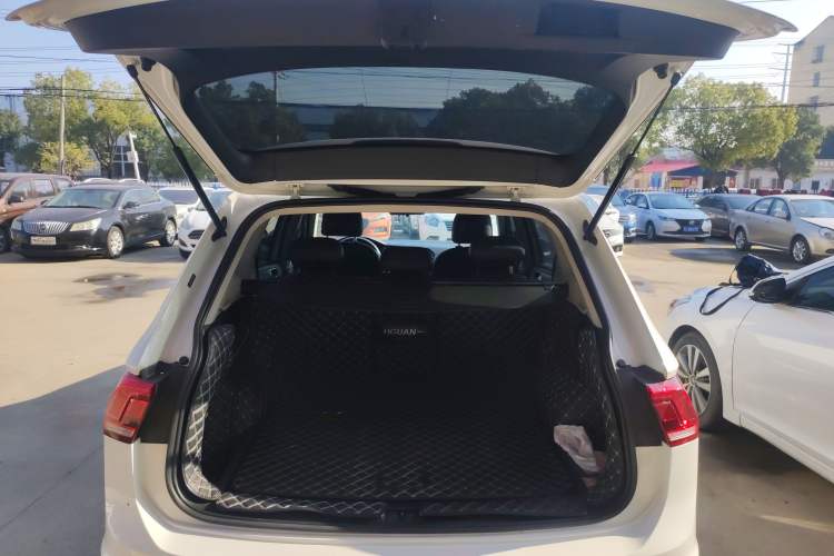 Used Volkswagen Tiguan L 2017 330TSI Automatic Two-Wheel Drive Luxury Edition
