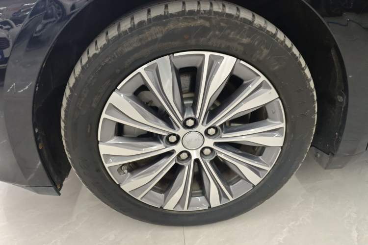 Used Hongqi E-QM5 2022 431 km Charge & Enjoy Edition
