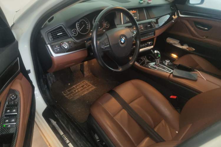 Used BMW 5 Series 2014 525Li Leading Model
