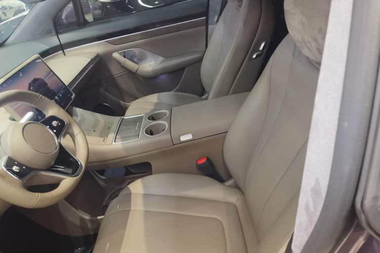 Used Hima Luxeed R7 2024 All-Electric 802 km Max
