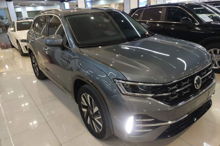 Used Volkswagen Tayron 2023 Revised Version 380TSI All-Wheel Drive R-Line High-Energy Edition