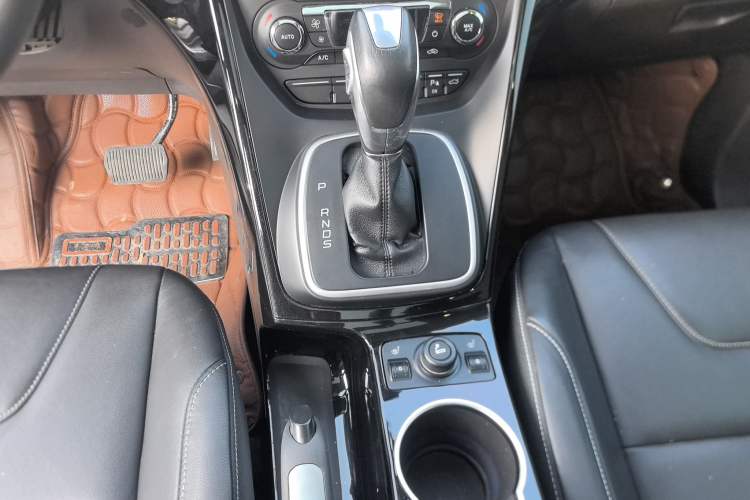 Used Ford Kuga 2013 2.0L GTDi Four-Wheel-Drive Sport Model
