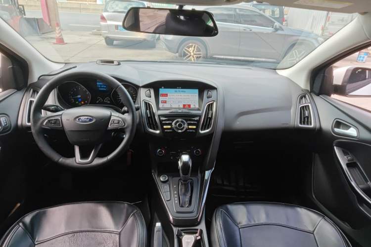 Used Ford Focus 2015 Hatchback EcoBoost 125 Automatic Supreme Style Edition
