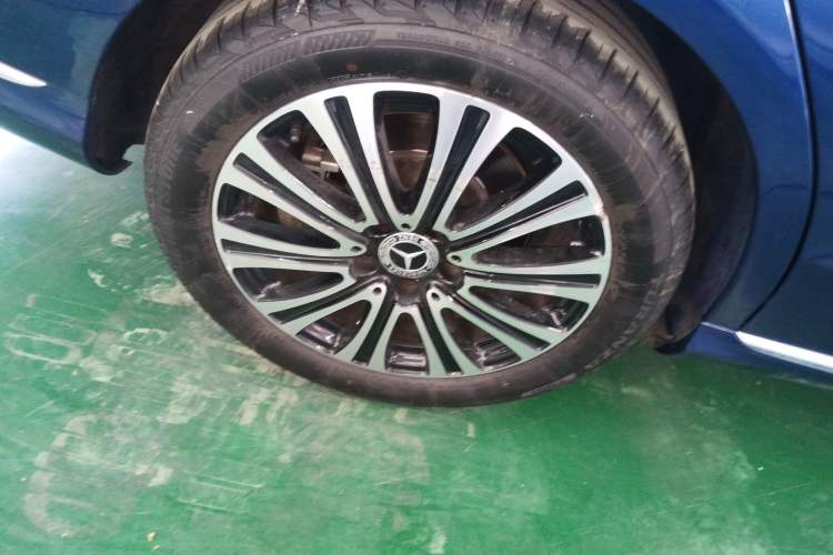 Used Mercedes-Benz C-Class 2017 Facelift C 200 L
