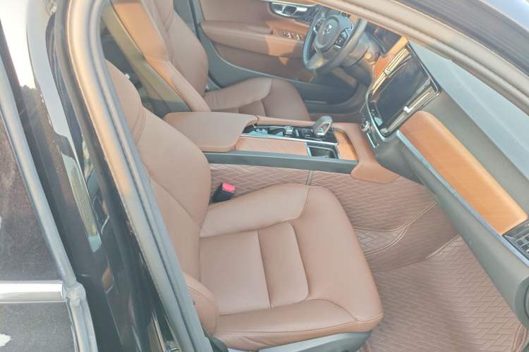 Used Volvo S90 2022 B5 Zhiyi Luxury Edition
