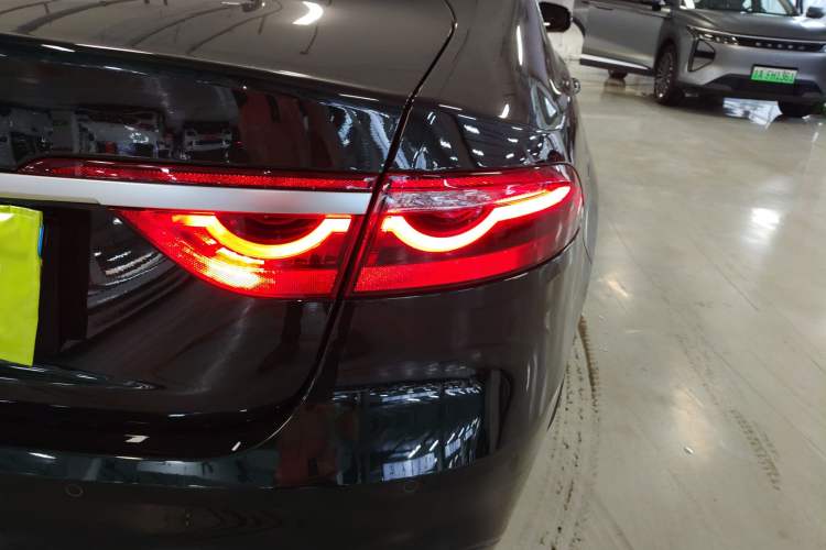 Used Jaguar XFL 2024 2.0T P250 Two-Wheel Drive Prestige Luxury Edition