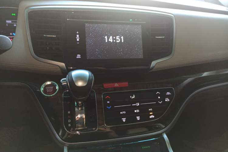 Used Honda Odyssey 2015 2.4L Smart Edition
