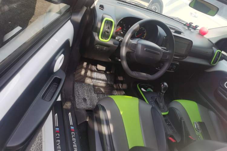 Used Roewe Clever 2021 302 km New Four-Seater Super-Efficient Version
