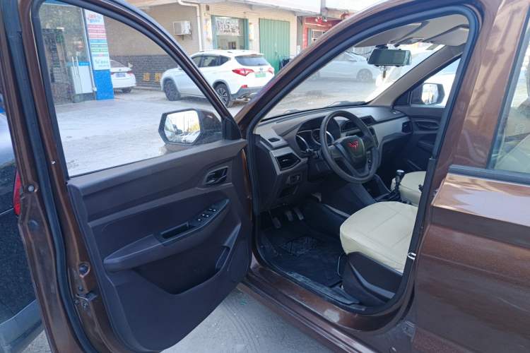 Used Wuling Hongguang 2021 1.5L S Standard Version LAR
