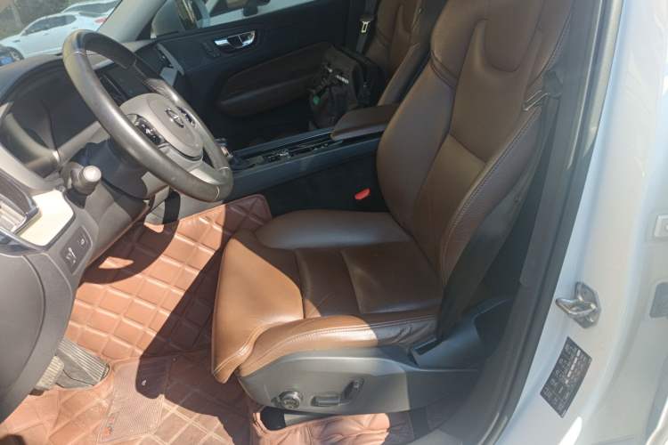 Used Volvo XC60 2020 T5 4x4 Smart Luxury Edition
