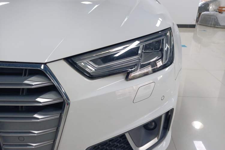 Used Audi A4L 2019 40 TFSI Fashion Edition China VI Emission Standard
