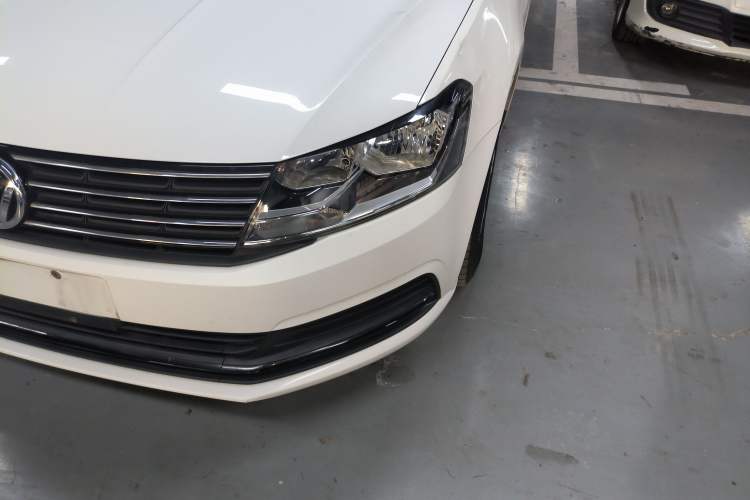 Used Volkswagen Lavida 2015 1.6L Manual Fashion Edition
