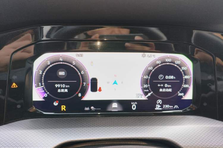 Used Volkswagen Golf 2025 300TSI R-Line
