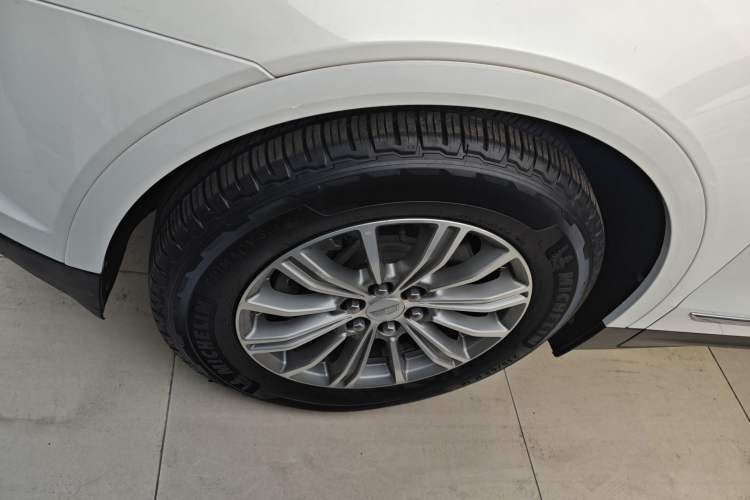 Used Cadillac XT5 2018 25T Luxury Model
