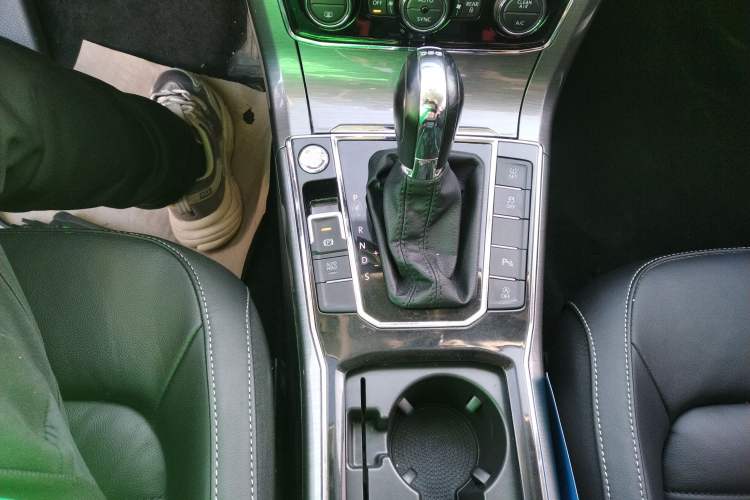 Used Volkswagen Passat 2017 330TSI DSG Luxury Edition
