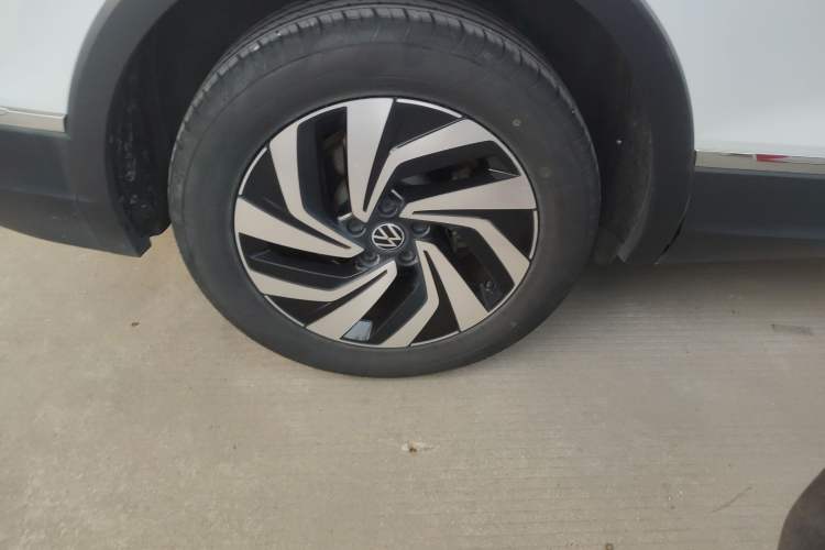 Used Volkswagen Tiguan L 2024 300TSI Automatic Two-Wheel Drive Smart Edition
