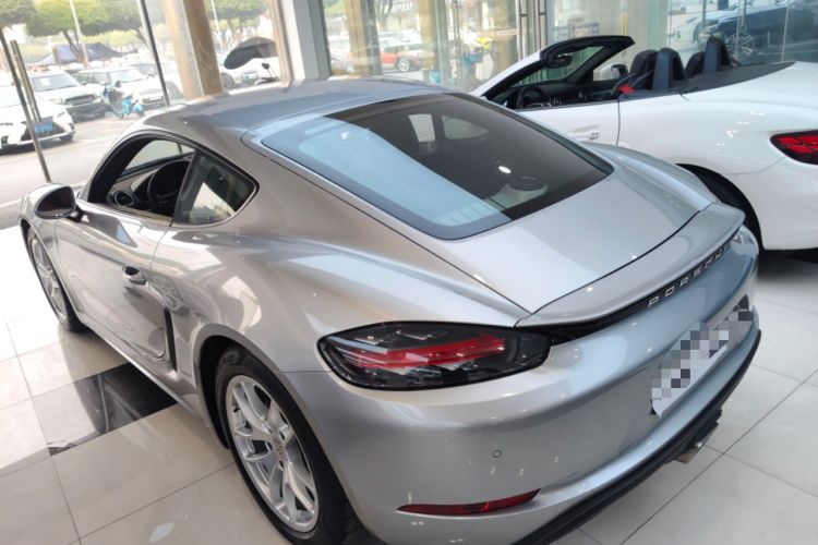 Used Porsche 718 2018 Cayman 2.0T
