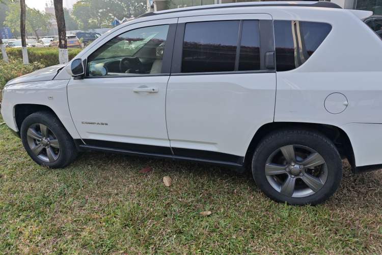 Used  Compass 2014 Revised Version 2.4L Four-Wheel Drive Comfort Edition
