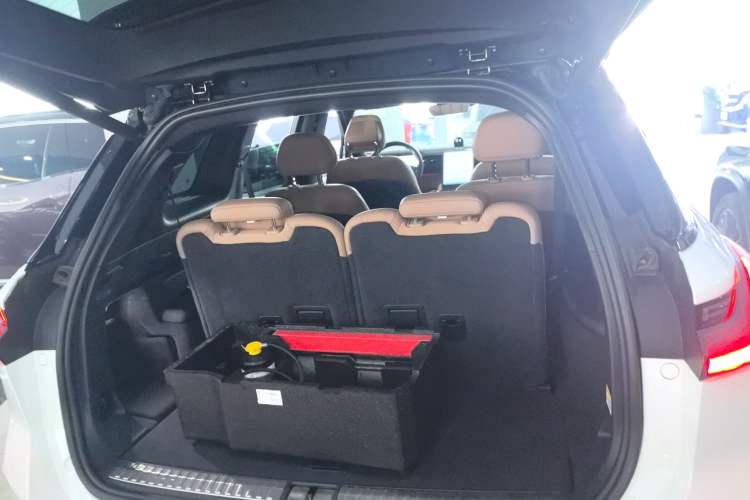 Used Nio ES8 2020 580 km Range Signature Edition Six-Seater Version
