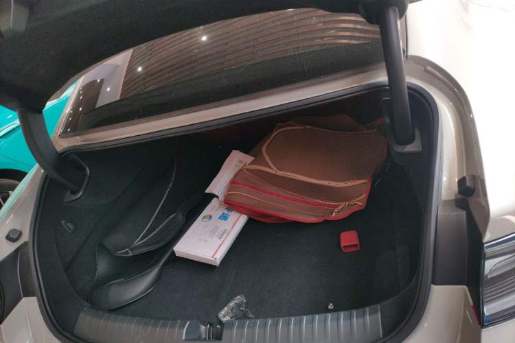 Used Xiaomi Auto SU7 2024 Rear-Drive Standard Founder Edition
