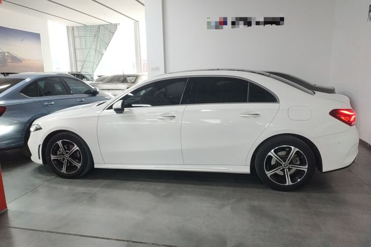 Used Mercedes-Benz A-Class 2022 Second Facelift A 200 L Sport Sedan Fashion Version
