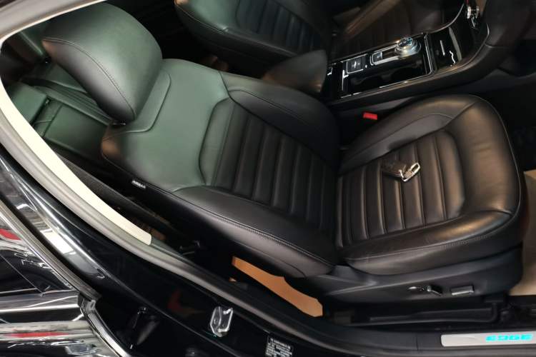 Used Ford Edge 2020 EcoBoost 245 Two-Wheel Drive Titanium 7-Seater
