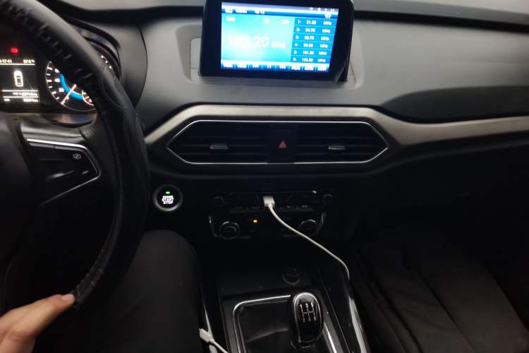 Used Dongfeng Fengon S560 2018 1.8L Manual Luxury 5-Seater China V Standard