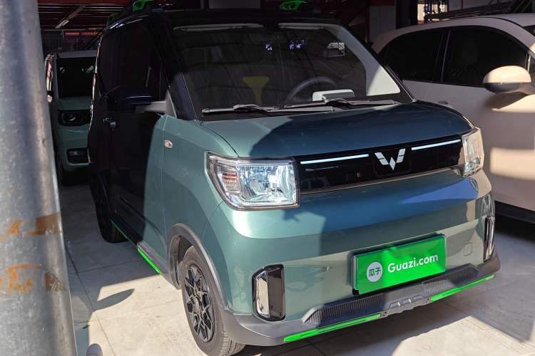 Used Wuling Hongguang MINIEV 2022 GAMEBOY 200km Play Edition with Lithium Iron Phosphate