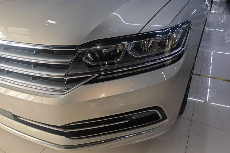 Used Volkswagen Phideon 2016 380TSI Two-Wheel-Drive Luxury Edition
