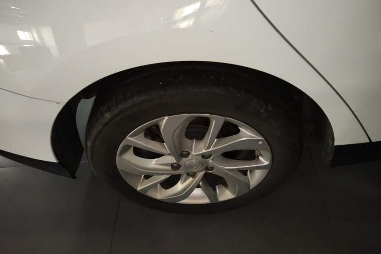 Used Buick Velite 6 2023 430km Range Commuter Version
