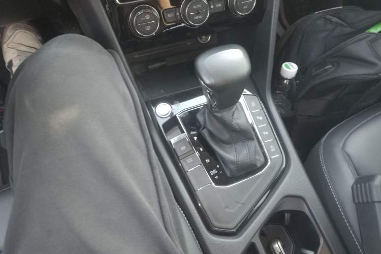 Used Volkswagen Tiguan L 2019 Revised 330TSI Automatic Two-Wheel Drive Smart & Luxury Edition China VI Standard
