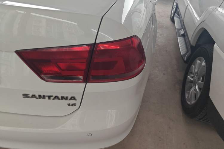 Used Volkswagen Santana 2015 1.6L Automatic Comfort Edition
