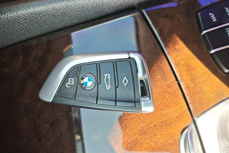 Used BMW 5 Series 2018 528Li Launch Special Edition
