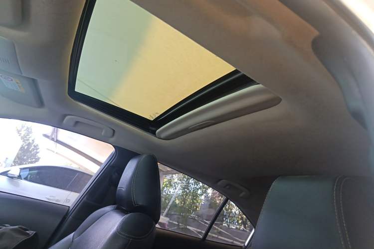 Used Toyota Corolla 2021 Dual-Motor 1.8L E-CVT Elite Edition
